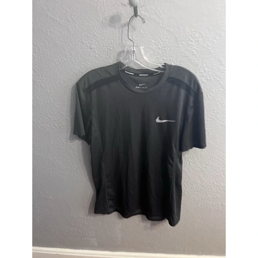 Nike Dri-Fit Womens Charcoal Gray Size Medium Short Sleeve‎ Running Shirt